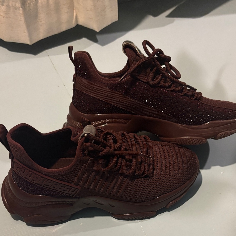 Steve Madden Burgandy Women's Sneakers